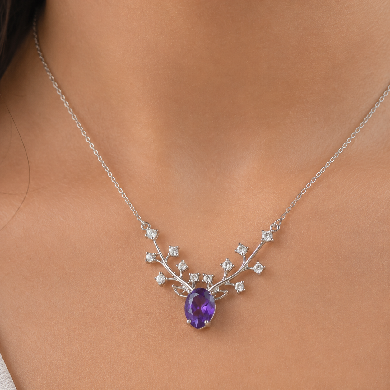 DEER CHARM SILVER NECKLACE