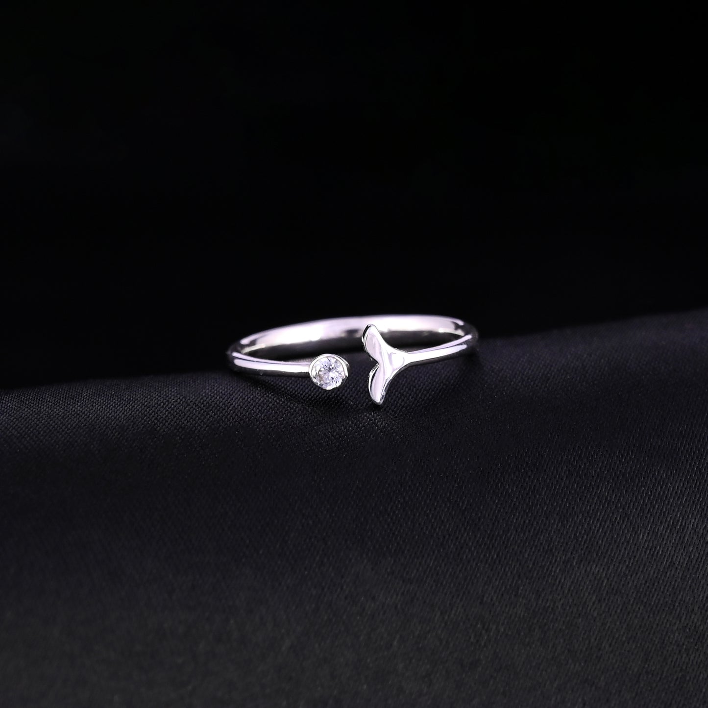 MINIMALIST DOLPHIN ADJUSTABLE RING