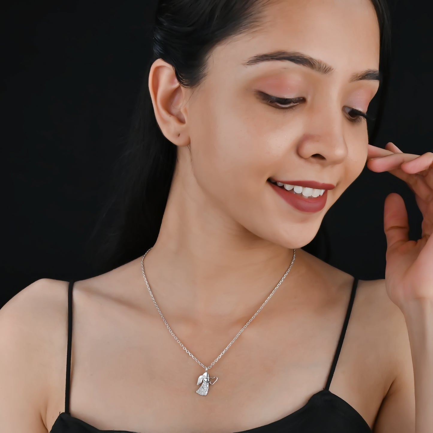 ANGEL AURA'S SILVER NECKLACE