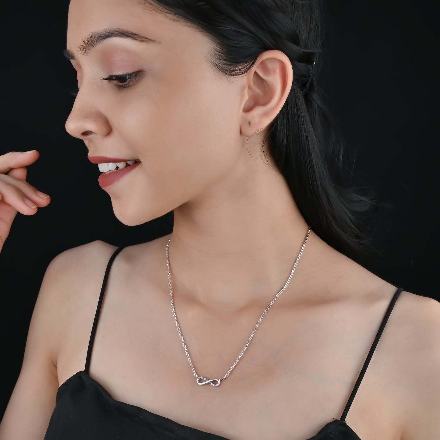 INFINITY ELEGANCE SILVER NECKLACE