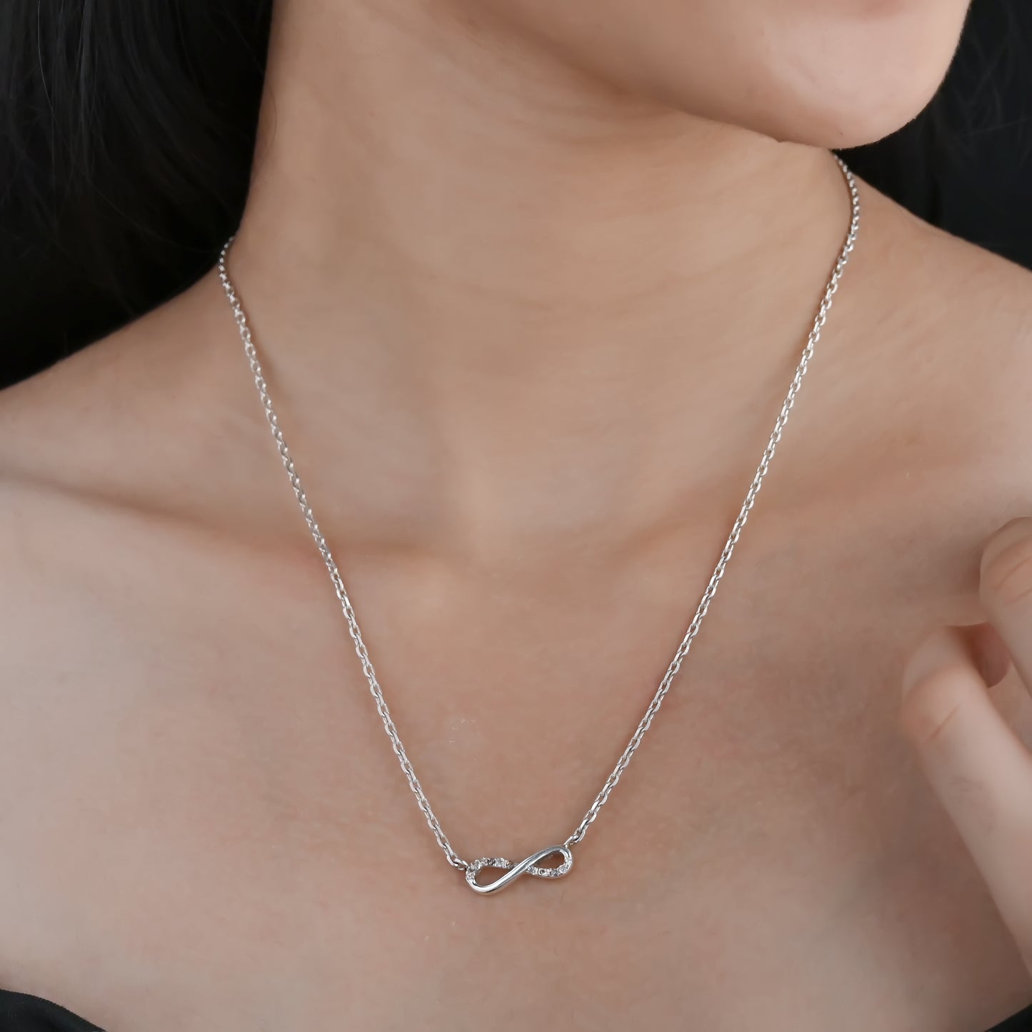 INFINITY ELEGANCE SILVER NECKLACE