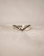 DAINTY V RING WITH ZIRCONIA