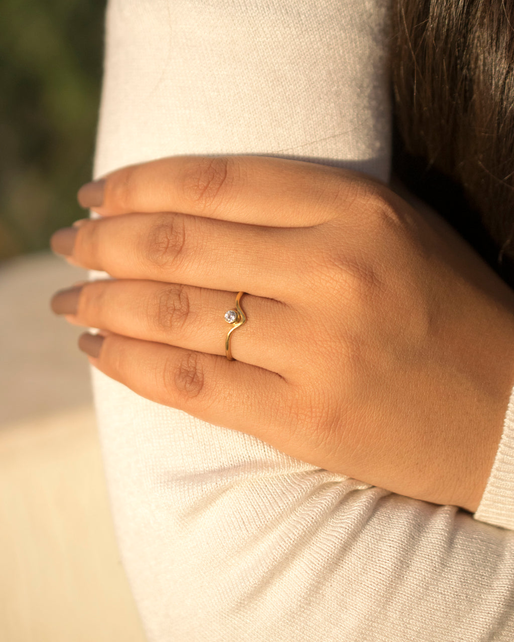 V EDGE SINGLE STONE RING