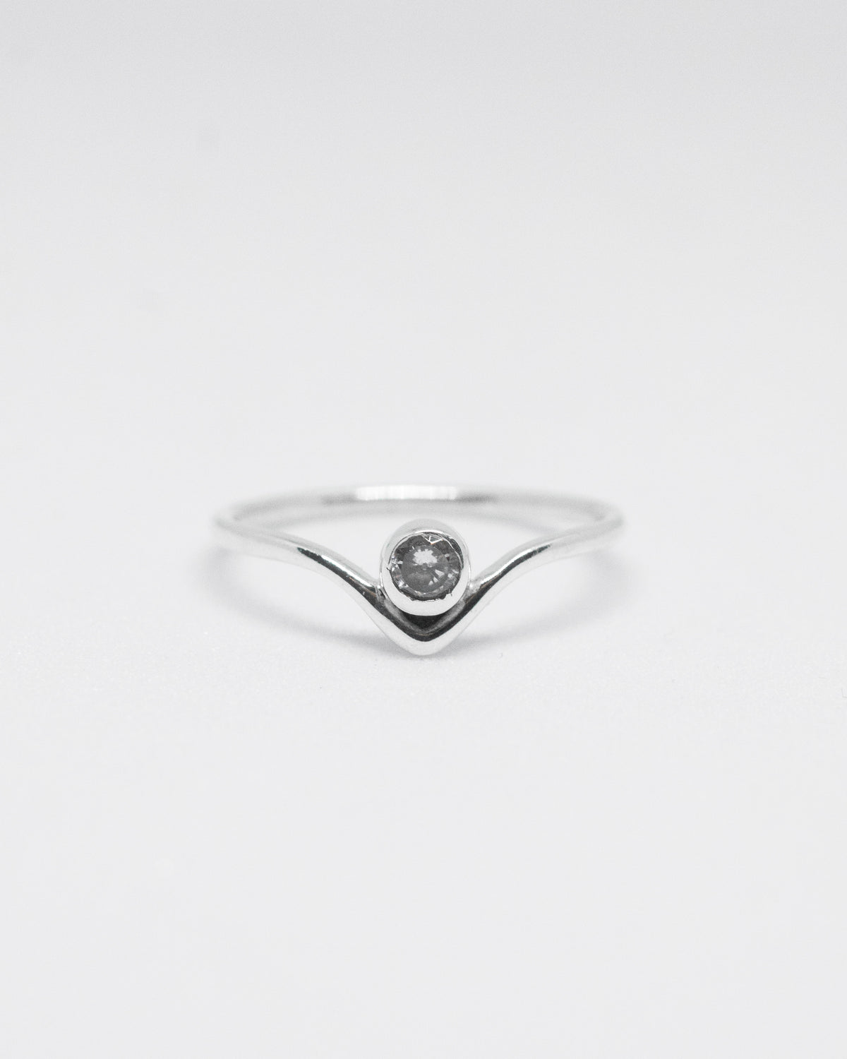 V EDGE SINGLE STONE RING