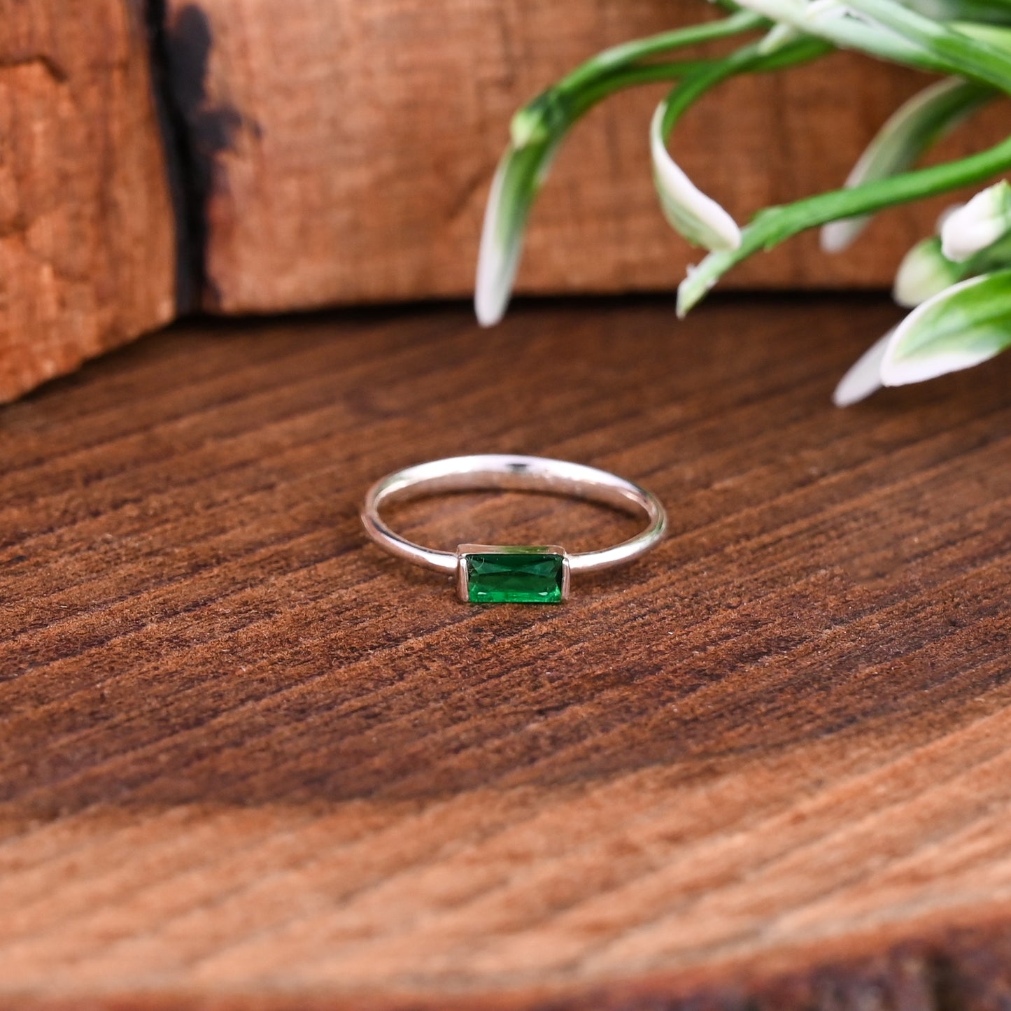 TINY EMERALD RING