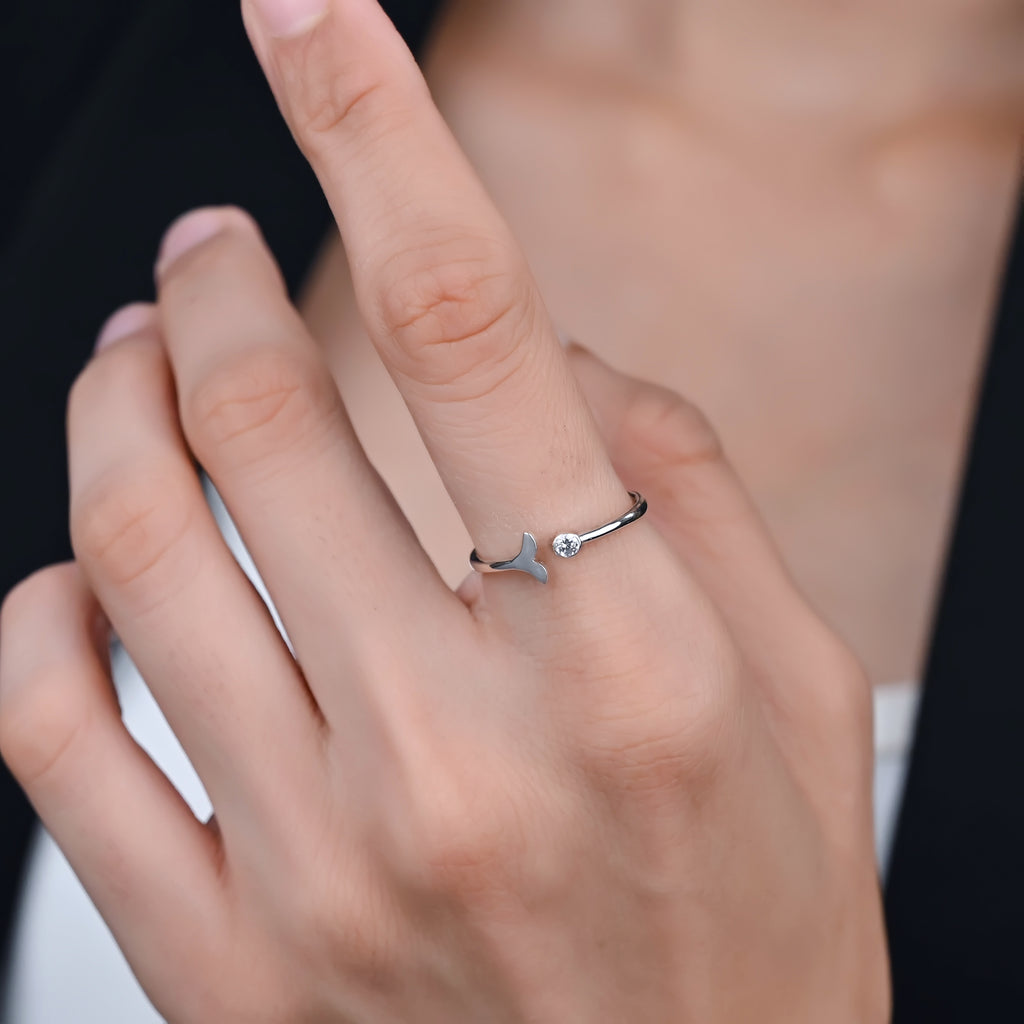 MINIMALIST DOLPHIN ADJUSTABLE RING