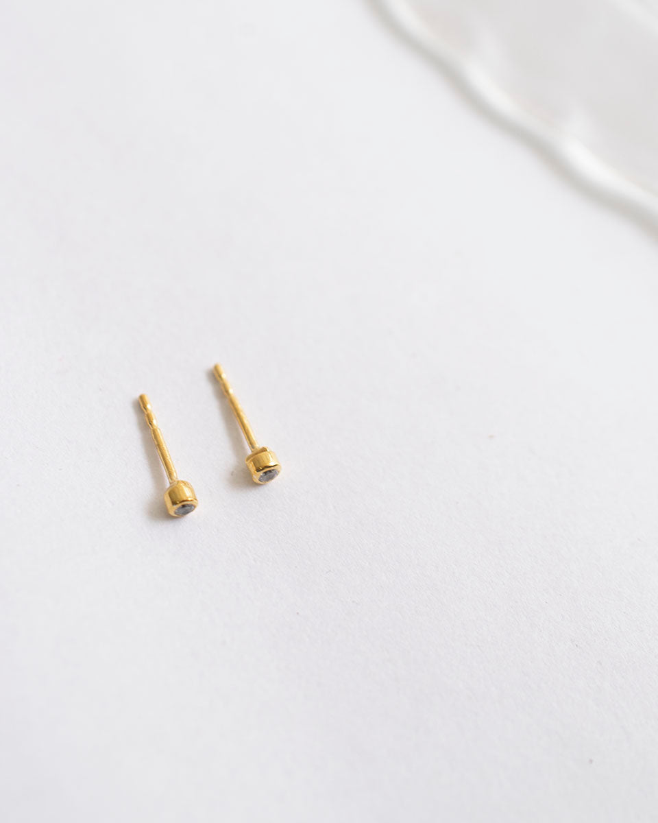 LITTLE DOT STUDS EARRINGS