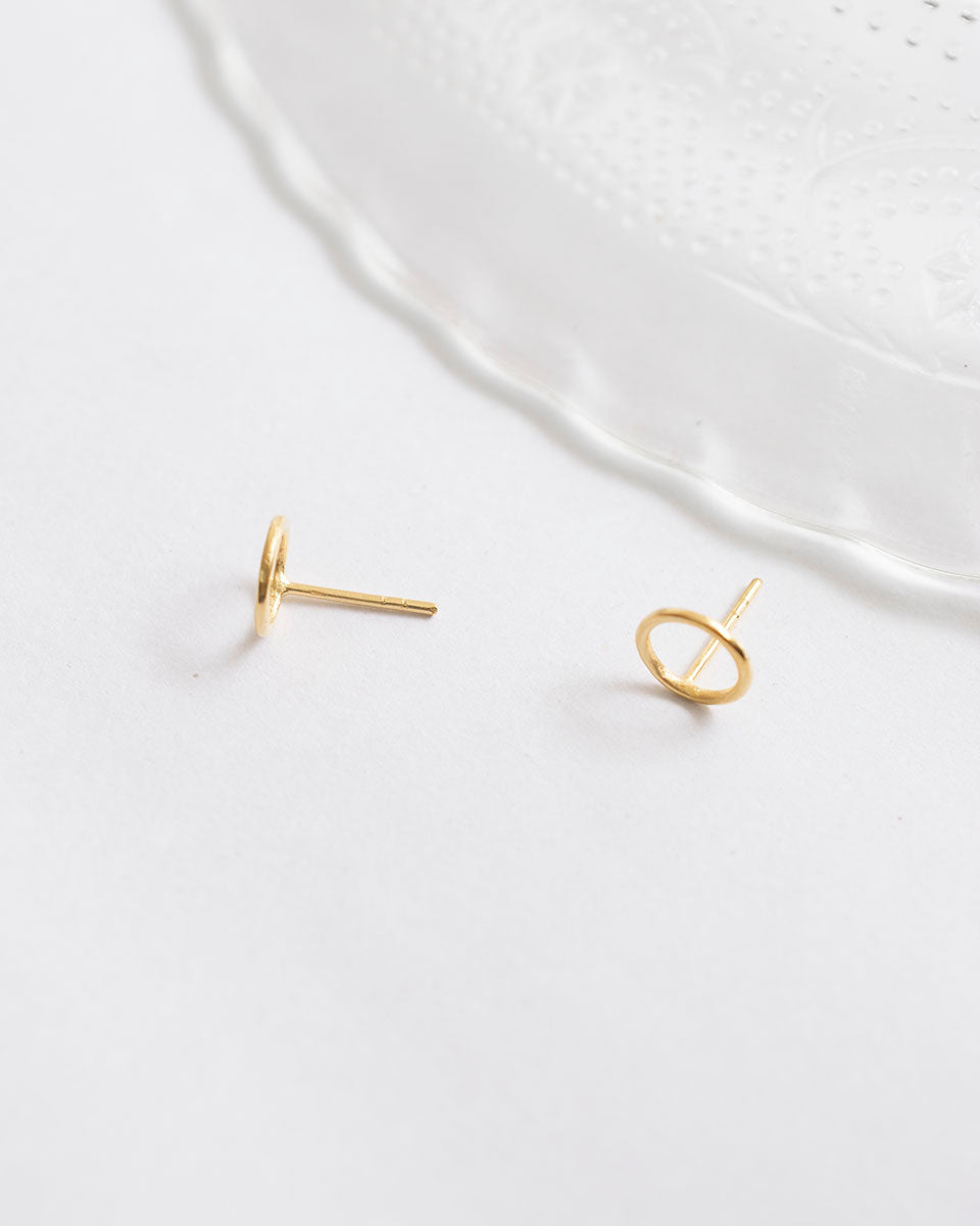 MINIMAL CIRCLE EARRINGS