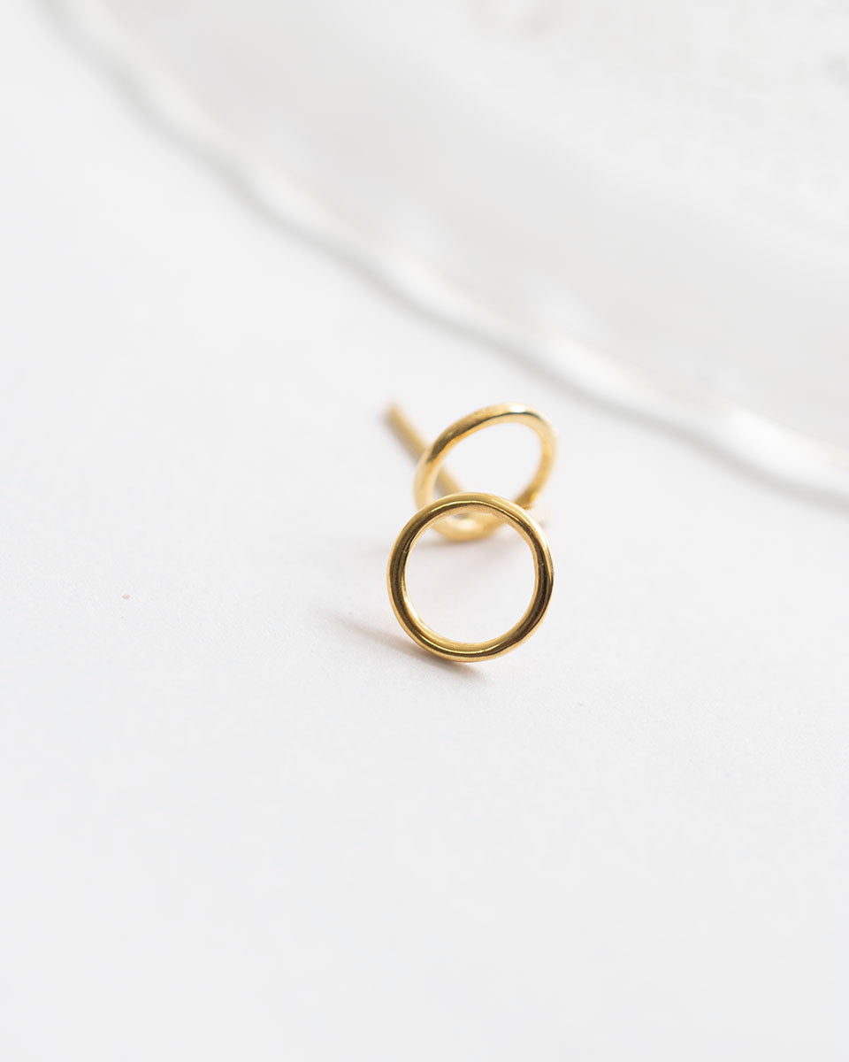 MINIMAL CIRCLE EARRINGS