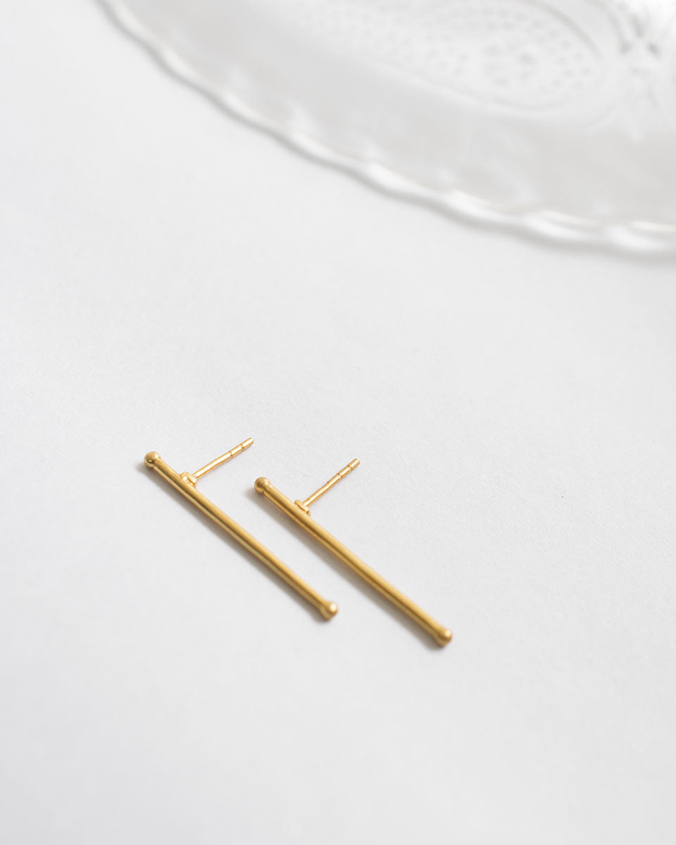 BAR LINE EARRINGS