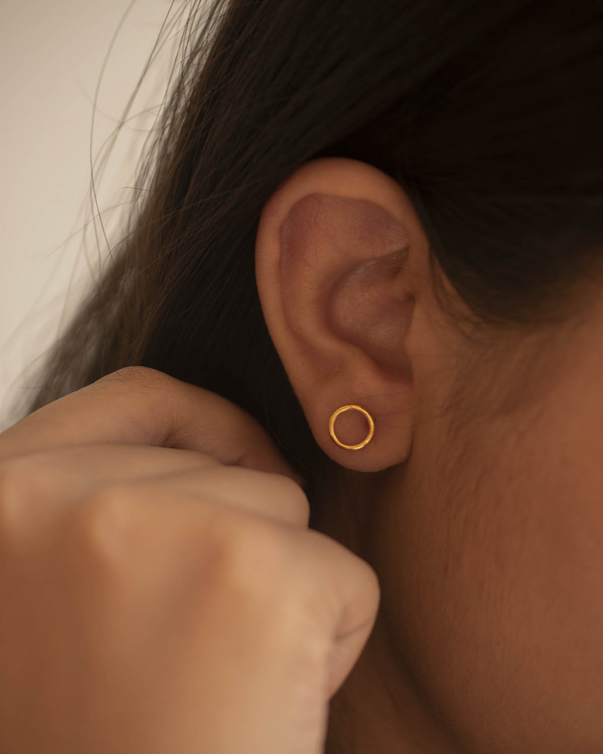 MINIMAL CIRCLE EARRINGS