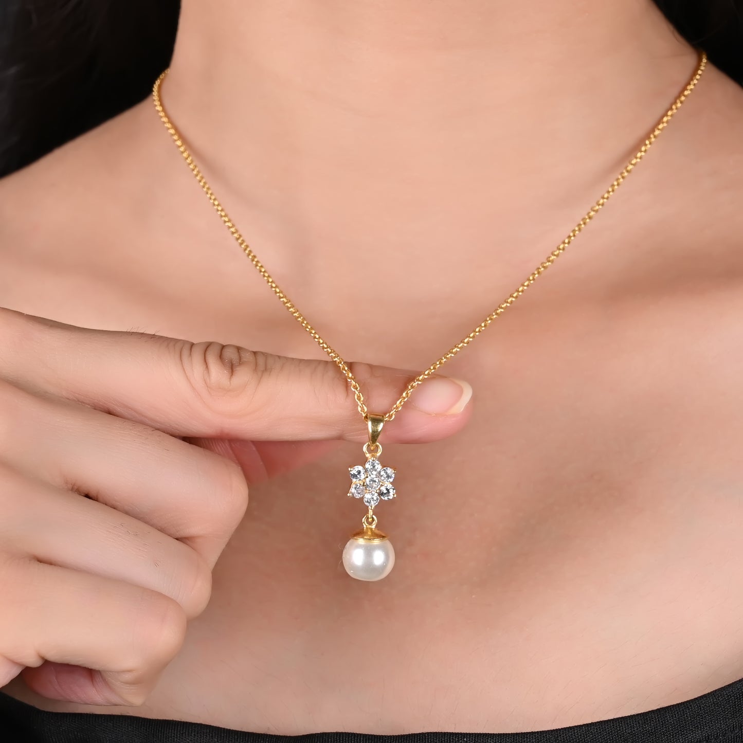 FLORAL PEARL SILVER NECKLACE